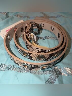 Fashion Nova Snake-Print Grommet Belt - Beige Black